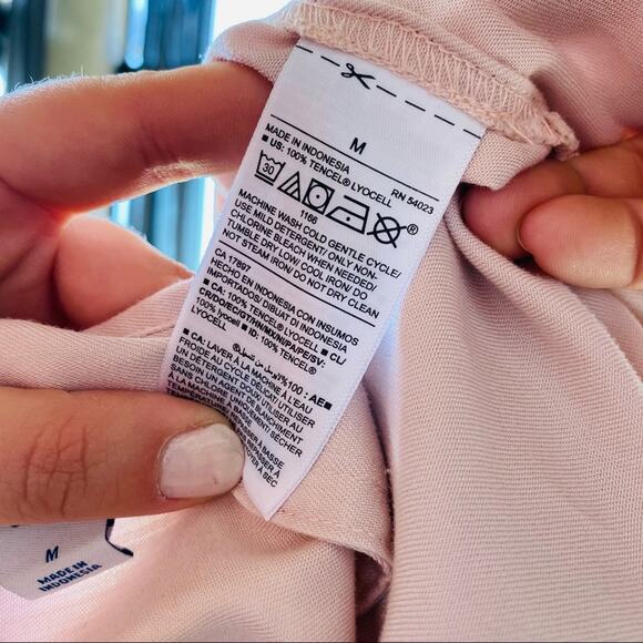 NEW OLD NAVY Blush Soft Pink Tencel Button Down Long Sleeve Shirt Top Blouse M - Picture 6 of 9